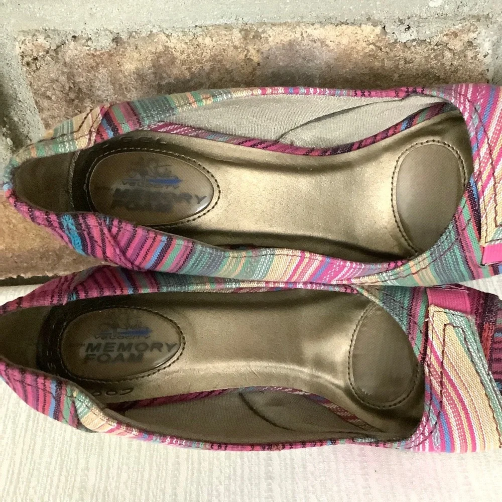 LIFE STRIDE “Velocity” Memory Foam Wedge Striped Sandals